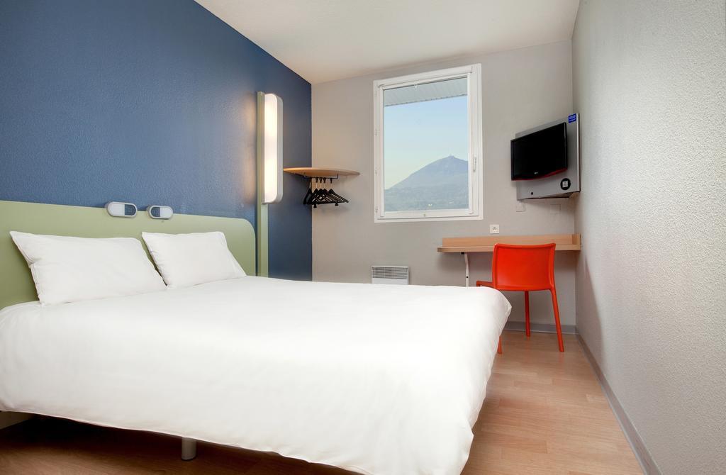 ibis budget Clermont Ferrand Nord Riom Kamer foto