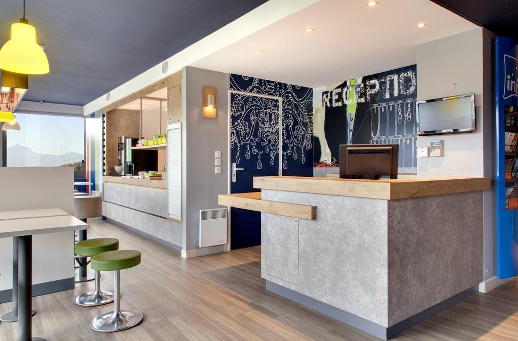 ibis budget Clermont Ferrand Nord Riom Buitenkant foto