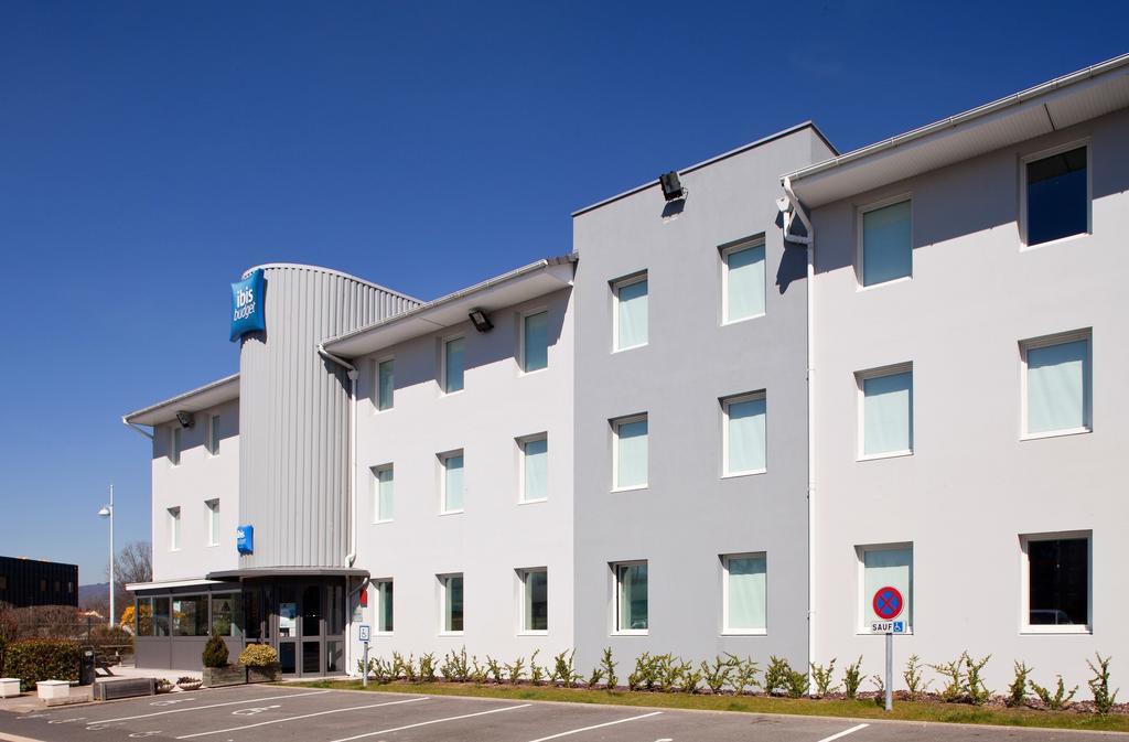ibis budget Clermont Ferrand Nord Riom Buitenkant foto